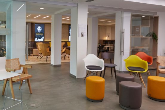 Lounge at Hotel Schloss Montabaur as a modern workspace with a feel-good atmosphere