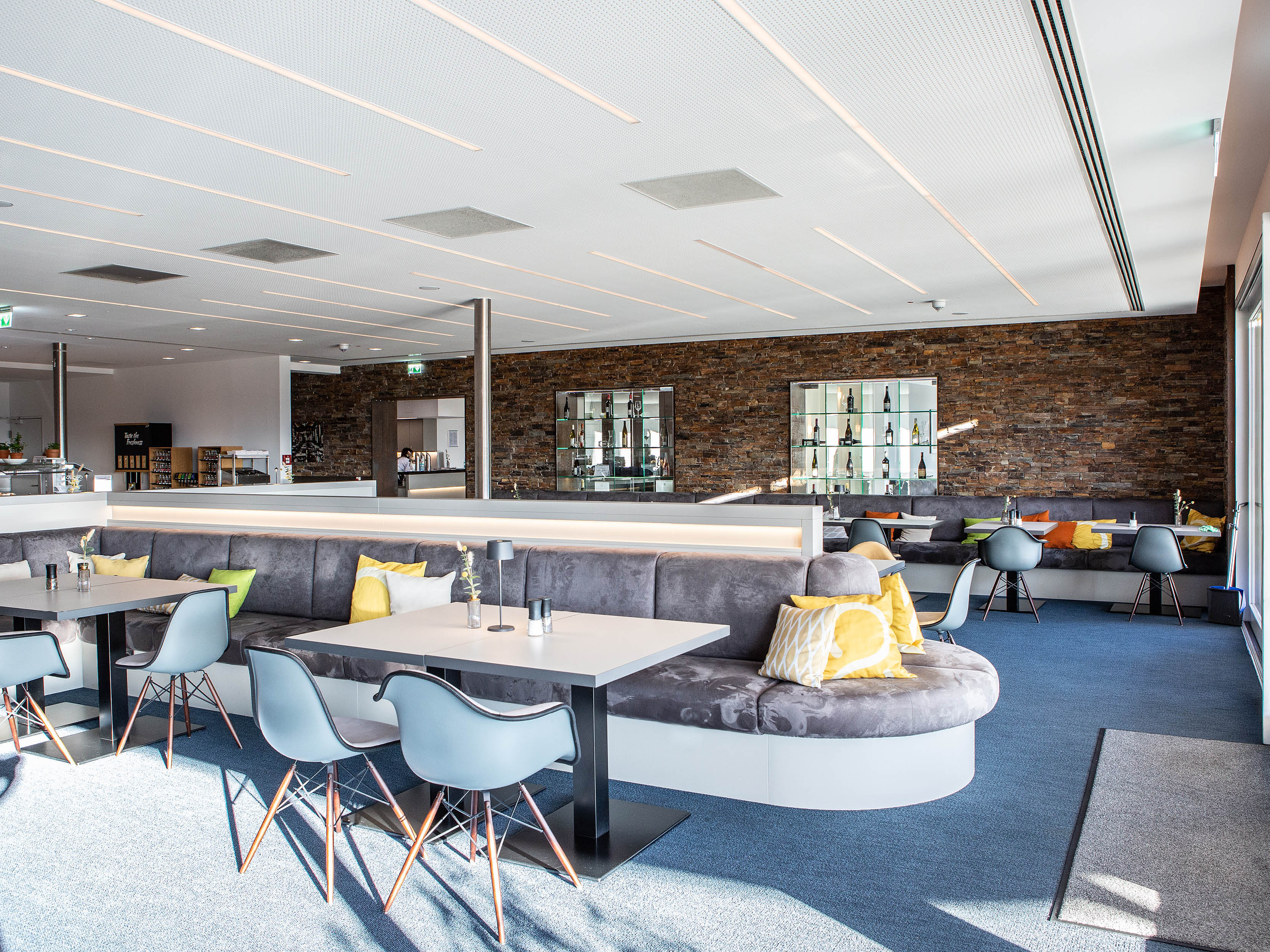 Weitblick – Buffet mit Panorama Genuss über den Dächern von Montabaur.
