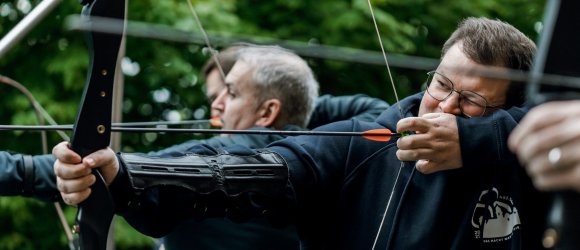 Teambuilding - Bogenschießen Gemeinsame Erlebnisse stärken das Wir-Gefühl und schaffen nachhaltige Verbindungen.