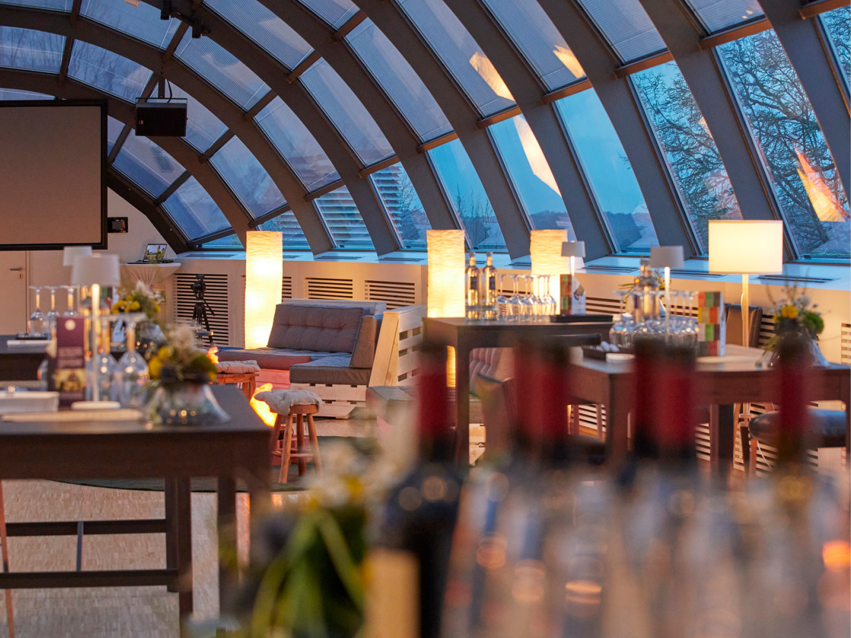 Lounge Area to Unwind The lounge provides a relaxed setting for informal exchange and enjoyment.