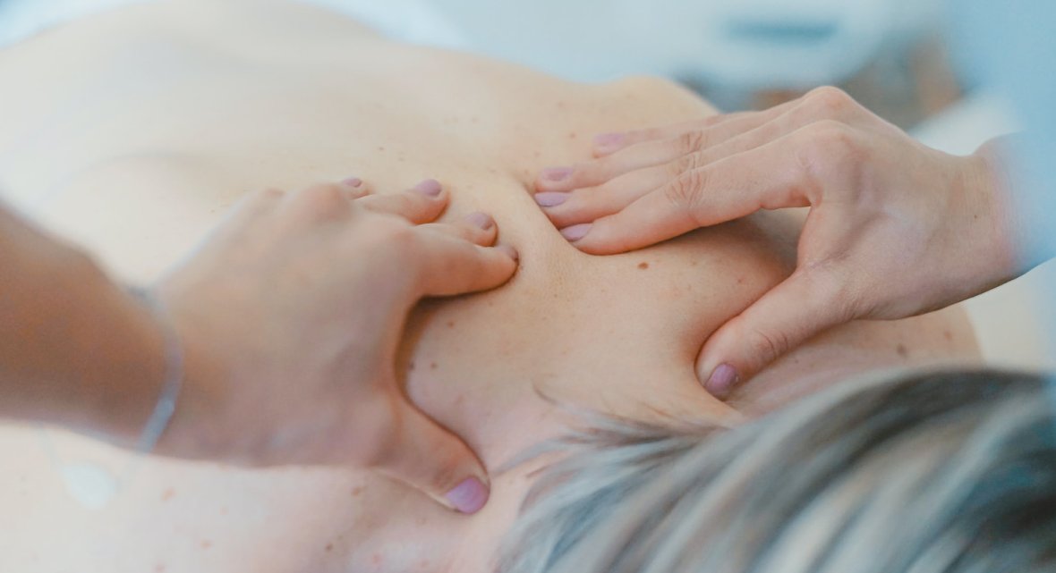 Relaxing massage treatment at Montabaur Castle Hotel Spa for complete well-being.