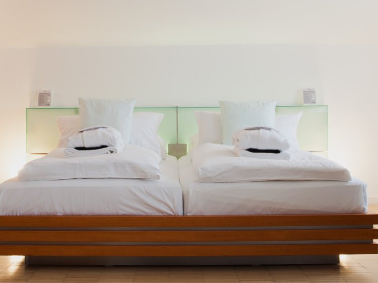 Comfort room at Hotel Schloss Montabaur with double bed, desk and modern bathroom