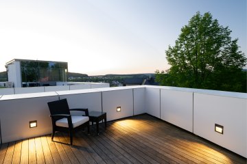 Komfort Zimmer im Hotel Schloss Montabaur mit Doppelbett, Schreibtisch und modernem Bad